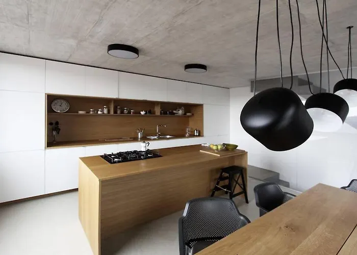 Contemporary House Padna בית נופש *