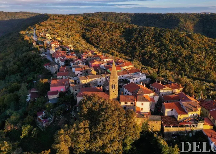 Contemporary House Padna בית נופש